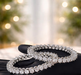 Royal Teardrop Diamond Kundan Bangle Set