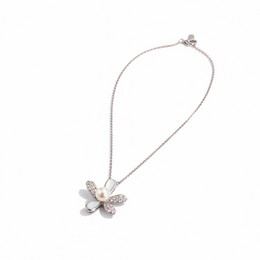 Silver Flowery Snowflake Pendant With Link Chain